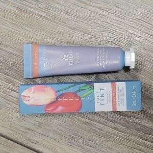 NIB Bloomeffects Tulip Tint Lip and Cheek Balm in Crispa Coral